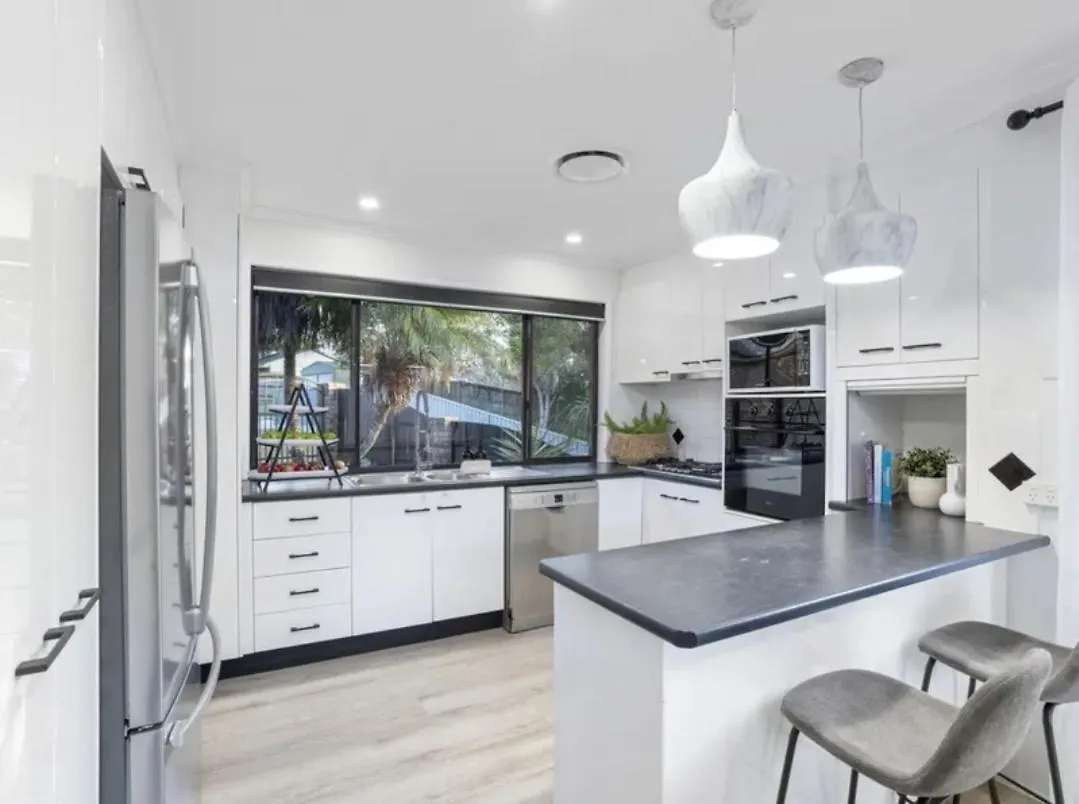 Holiday home Paradise Retreat Resort Home With Waterfall & Pool On 2000M2 Gold Coast Australia